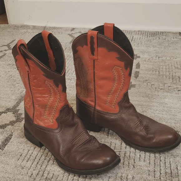 Old West Short Shaft Red Cowboy Boots - Picture 2 of 9